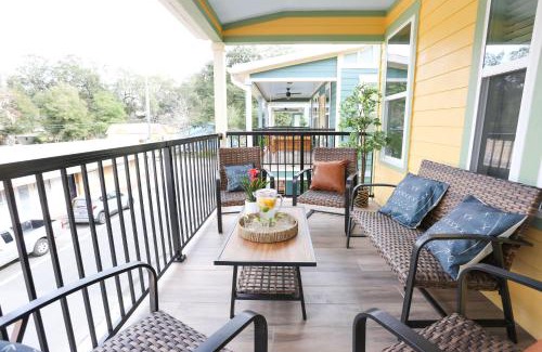 Pleasant Street Maison | The Champion's Suite Newly Built Upscale Central