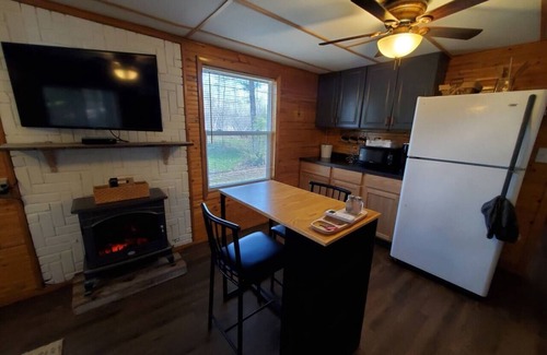 Bitely Cabine | The Channel Cabin with HOT TUB!