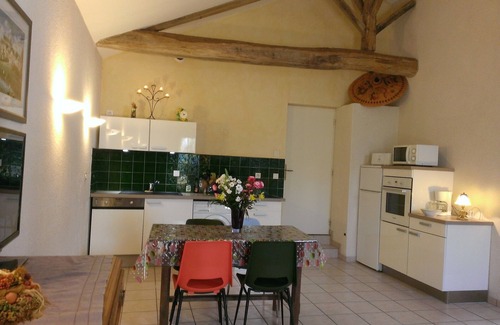 Le Poire-sur-Vie Cottage | Le charme de la pierre et de la verdure. Logement de 4 à 8 p à la campagne.
