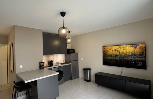 Bussy-Saint-Georges Appartement | Charmant Studio en résidence avec parking