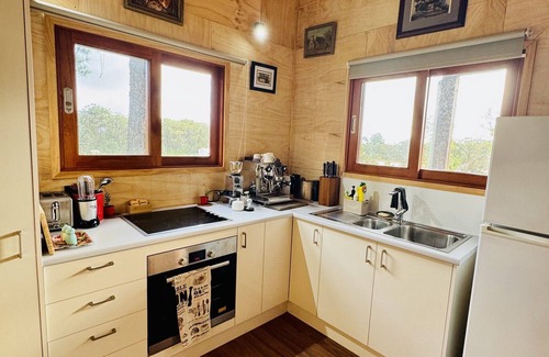 Somersby Cabine | The Charming Studio Escape to Somersby – A Peaceful, Pet-Friendly Retreat