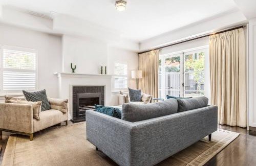 Prahran Maison | 'The Chatsworth' Chic Urban Living near High St