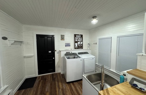Geneva Maison | The Cherry Street Retreat: Charming, freshly renovated house in downtown Geneva
