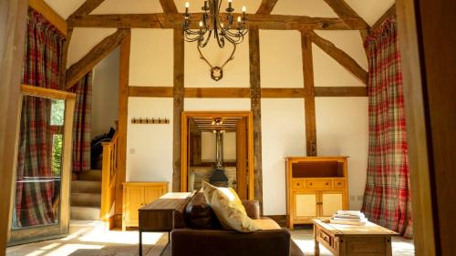 Alcester Maison | The Church Barn