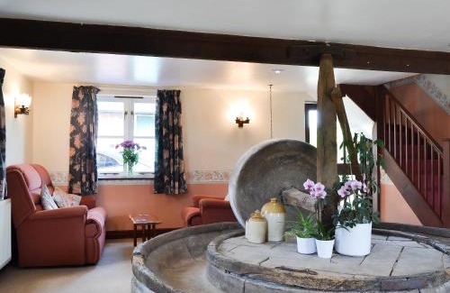 Orleton Maison | The Cider Mill Cottage