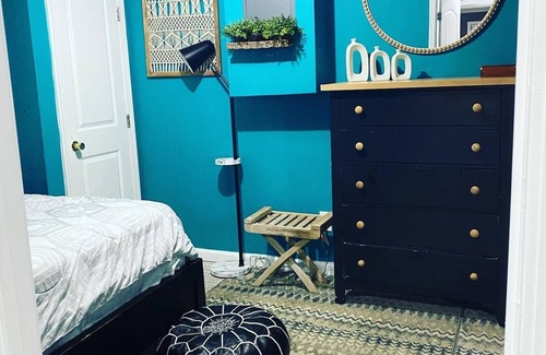 Powder Springs Maison | The Classy Cave! A spacious, basement suite hideaway w/ hotel style kitchenette.