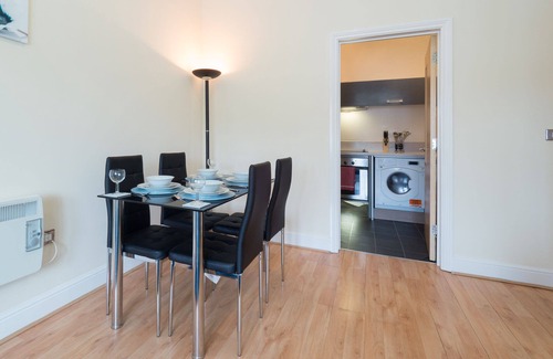 The Westside Appartement | The Clement Qube Apartment