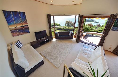 Britannia Heights Maison | The Cliffs - Nelson Waterfront Home