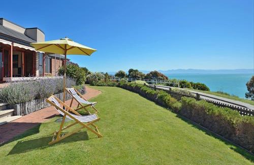 Britannia Heights Maison | The Cliffs - Nelson Waterfront Home