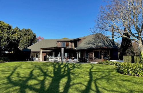 Omokoroa Maison | The Clubhouse - Immerse yourself in tranquility