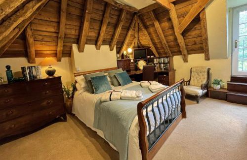 Maidstone Maison | The Coach House by Bloom Stays