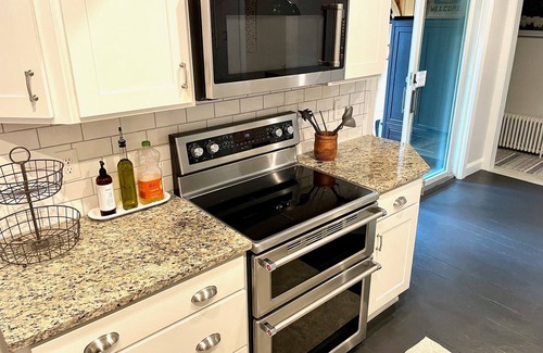 Kittery Maison | The Coastal Kittery Retreat - cozy, quiet, close to beaches and restaurants