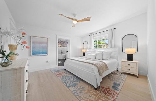 Venetian Way Maison | The Cocoa Plum - A Quiet Riverfront Pool Home Near Beach