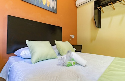 Canas Dulces Lit Et Petit-Déjeuner | The Cocobolo Food&Rest Room 1 B&B Free WiFi A/C Free Pkg