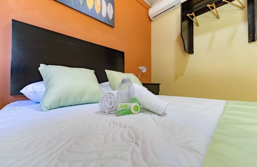 Canas Dulces Lit Et Petit-Déjeuner | The Cocobolo Food&Rest Room 1 B&B Free WiFi A/C Free Pkg