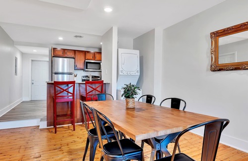 Troy Cabine | The Collar City Oasis |Pet Friendly|Workspace|Laundry|Hospitals & Colleges|WIFI
