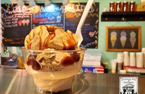 Watkins Glen Hôtel | The Colonial Inn & Creamery
