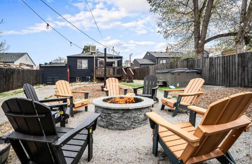 Denver Maison | The Coloradical Crashpad! W Fire Pit & Hot Tub