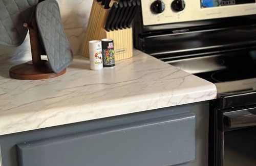 Kelly Maison | The Columbia Cabin Escape