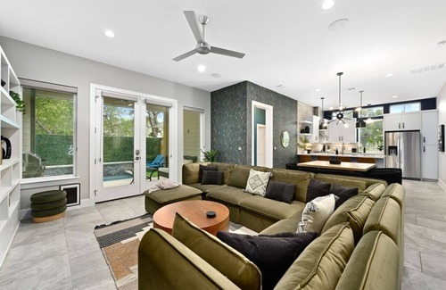 Swede Hill Maison | The Comal House in Austin