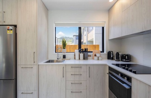 Lower Hutt Maison | The Comfortable Biddle Cottage