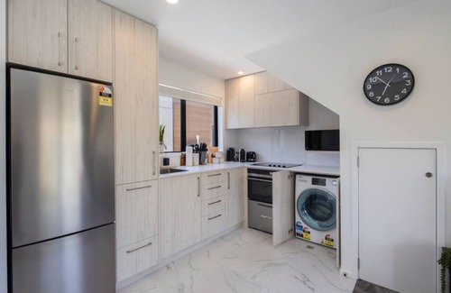 Lower Hutt Maison | The Comfortable Biddle Cottage
