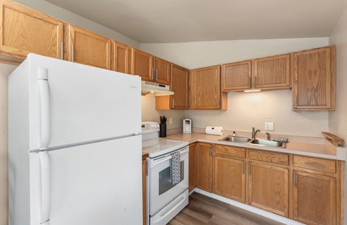 Central Colorado Springs Maison | The Corona Lookout | Charming Attic Apartment in Historic Home