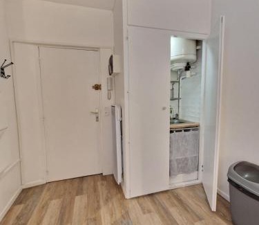 Laon Sud Appartement | The Cosmopolitan - central station and tramway