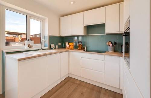 Walcott Maison | The Cosy Coastal - Deux Chambres Maison, Couchages 3