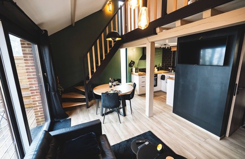 Blaimont Maison | Cosy Wood : escapade romantique avec vue imprenable sur la vallée de la Meuse !