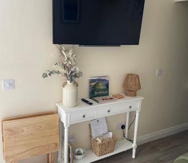 Cam Maison | The Cotswold Nook