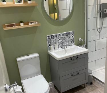 Cam Maison | The Cotswold Nook