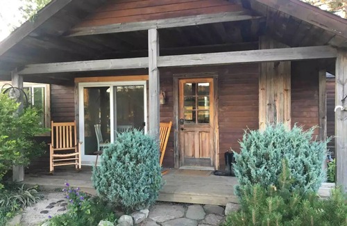 Orchard Park Cottage | The Cottage @ Chestnut Hill Guest House & Farm