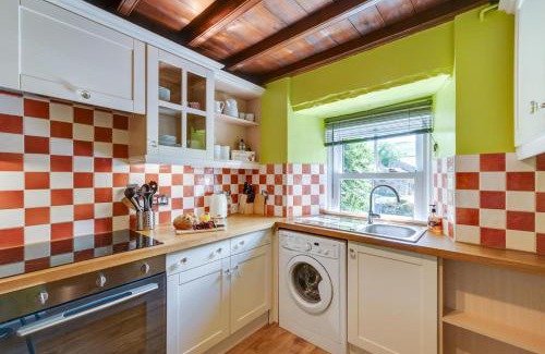 Worton Maison | The Cottage