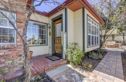 Nob Hill Cottage | The Cottage-Near Downtown Place du palais de justice historique