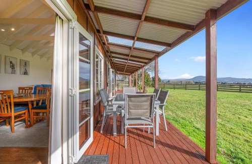 Owhata Maison | The Cottage - Rotorua Holiday Farmstay