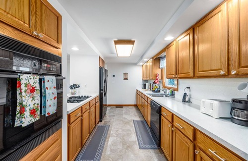 Catawissa Maison | The Country Escape w/private pool -10 min from Knoebels!