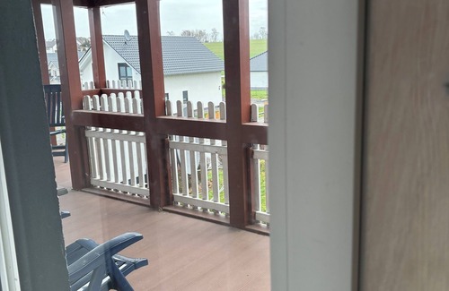 Diemelstadt Appartement | The country house is situated in a quiet location, close to hiking and biking trails & the highway.