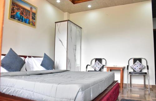 Kasauli Appartement | The Couples Paradise Balcony