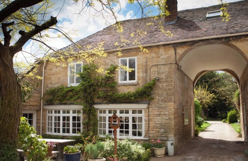 Kemerton Cottage | The Courtyard Cottage