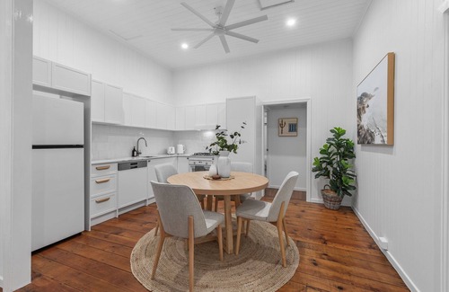 New Farm Appartement | The Courtyard Store! 2Bed/2Bath ~ New Farm