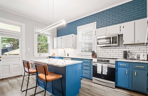 Merion Village Maison | The Cozy Cobblestone In German Village