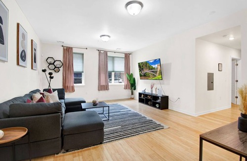 Newark Appartement | The Cozy Comfort. Free Parking . Easy to NYC Access
