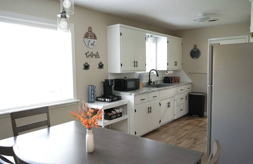 Woodward Maison | The Cozy Corner, Family Friendly, Game Room + WiFi