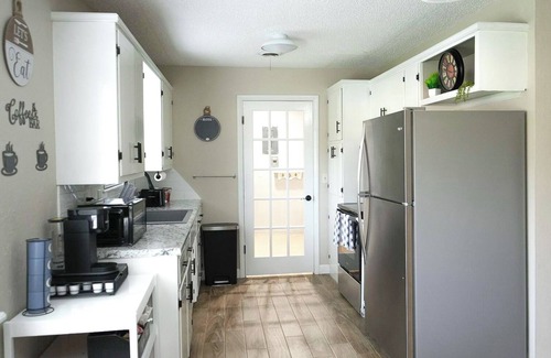 Woodward Maison | The Cozy Corner, Family Friendly, Game Room + WiFi