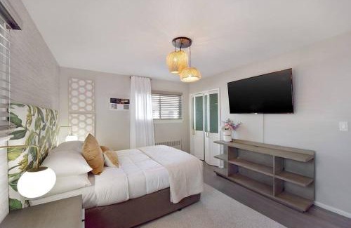 Lakeview Maison | The Creative Experience 3 bedroom Residential Home