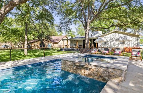 Horseshoe Bay Maison | The Creek Villa Heated Pool & Spa and Boat Slip