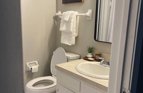 Hoover Copropriété | The Crest, a cozy 2-bedroom condo for your family to enjoy.