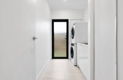 Burpengary East Appartement | `The Crest` - Stunner in North Harbour Estate