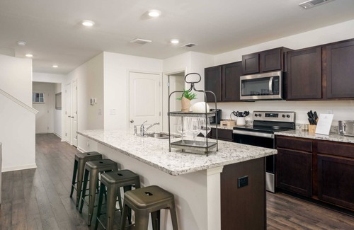 Tuscaloosa Maison | The Crossing Cottage- 4 BR 2.5BA- Ping Pong Table